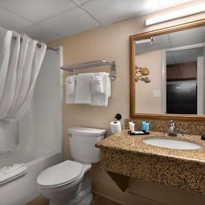 Tower Oceanfront Queen Suite 1 Queen Bed 1 Sleeper Sofa